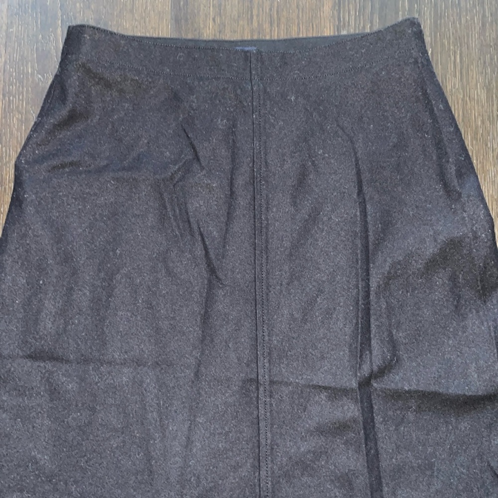 GAP Stretch Skirt - Picture 2 of 15